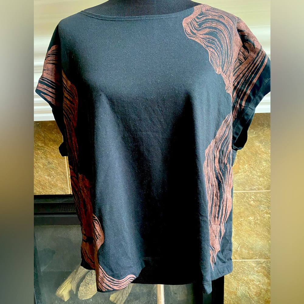 tonle Black and Brown Abstract Short Sleeve Top